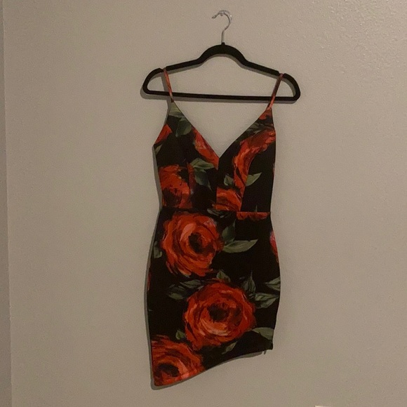 Asymmetric date night dress - Picture 1 of 3